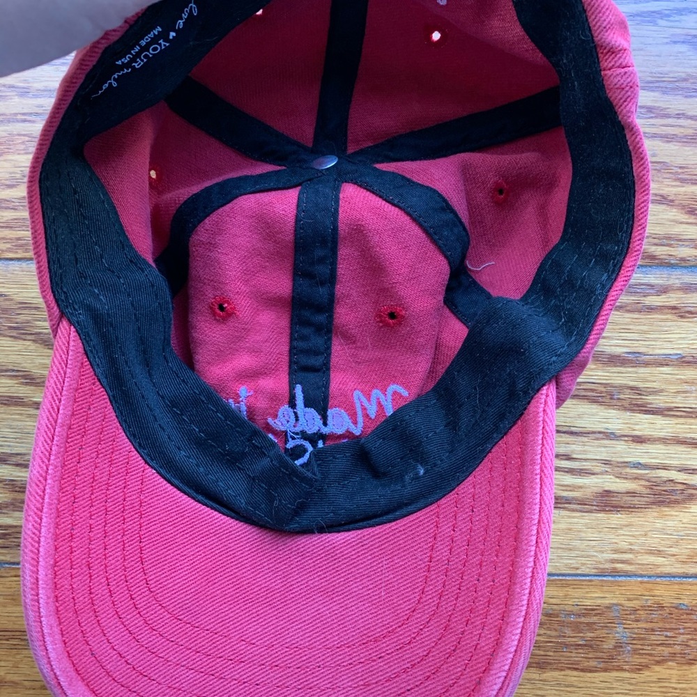 Red baseball style hat - Picture 3 of 4